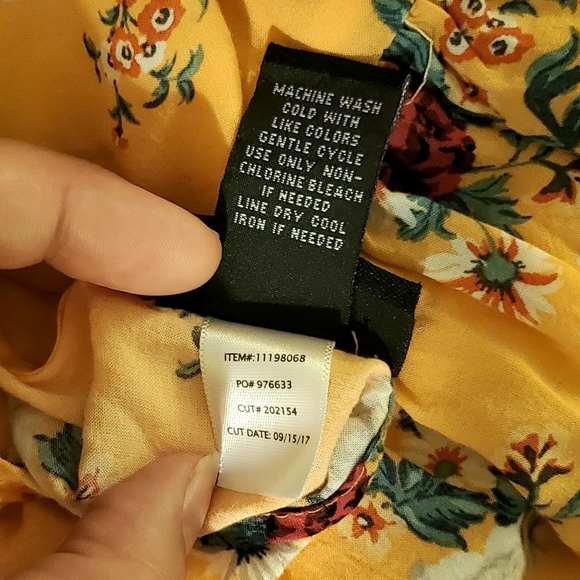 Torrid 💐 Floral Challis Tie Strap Babydoll Top - Picture 7 of 7